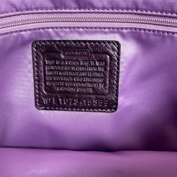 Coach Kristin Studded Clutch crackled
Metallic Aubergine leather. - Picture 6 of 9